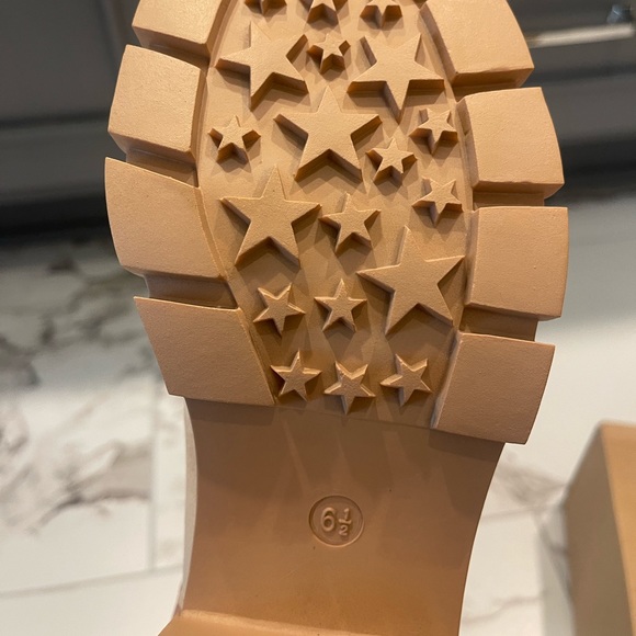 Brand New and Never Worn! Women's Lug Sole Ankle Boot Chunky Platform Block Heel - Picture 3 of 5